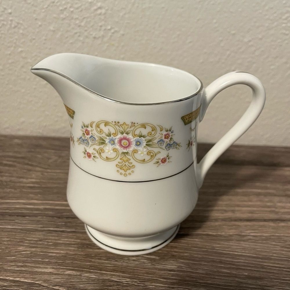 Coronet Vintage Creamer Cup White Floral Japan Signature Collection